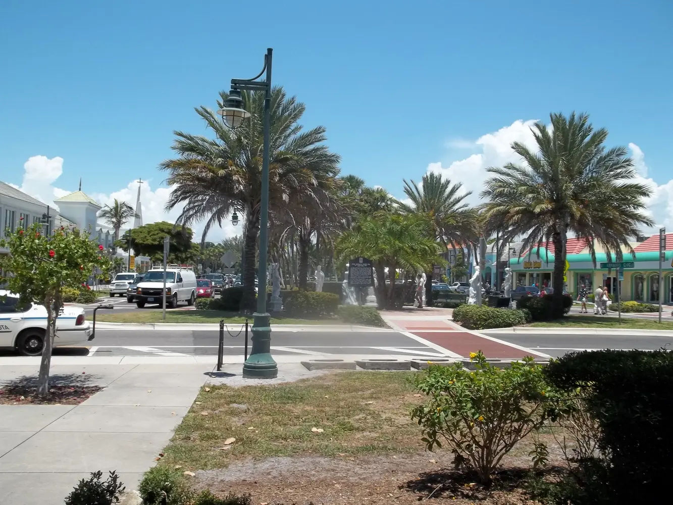 Landscaped St. Armands Circle near Lido Key